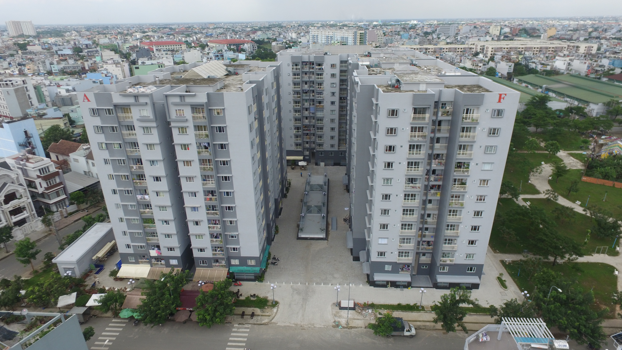 Khu chung cư TaniBuilding Sơn Kỳ 1 từ trên cao thể hiện mật độ xây dựng và khuôn viên cây xanh nội khu