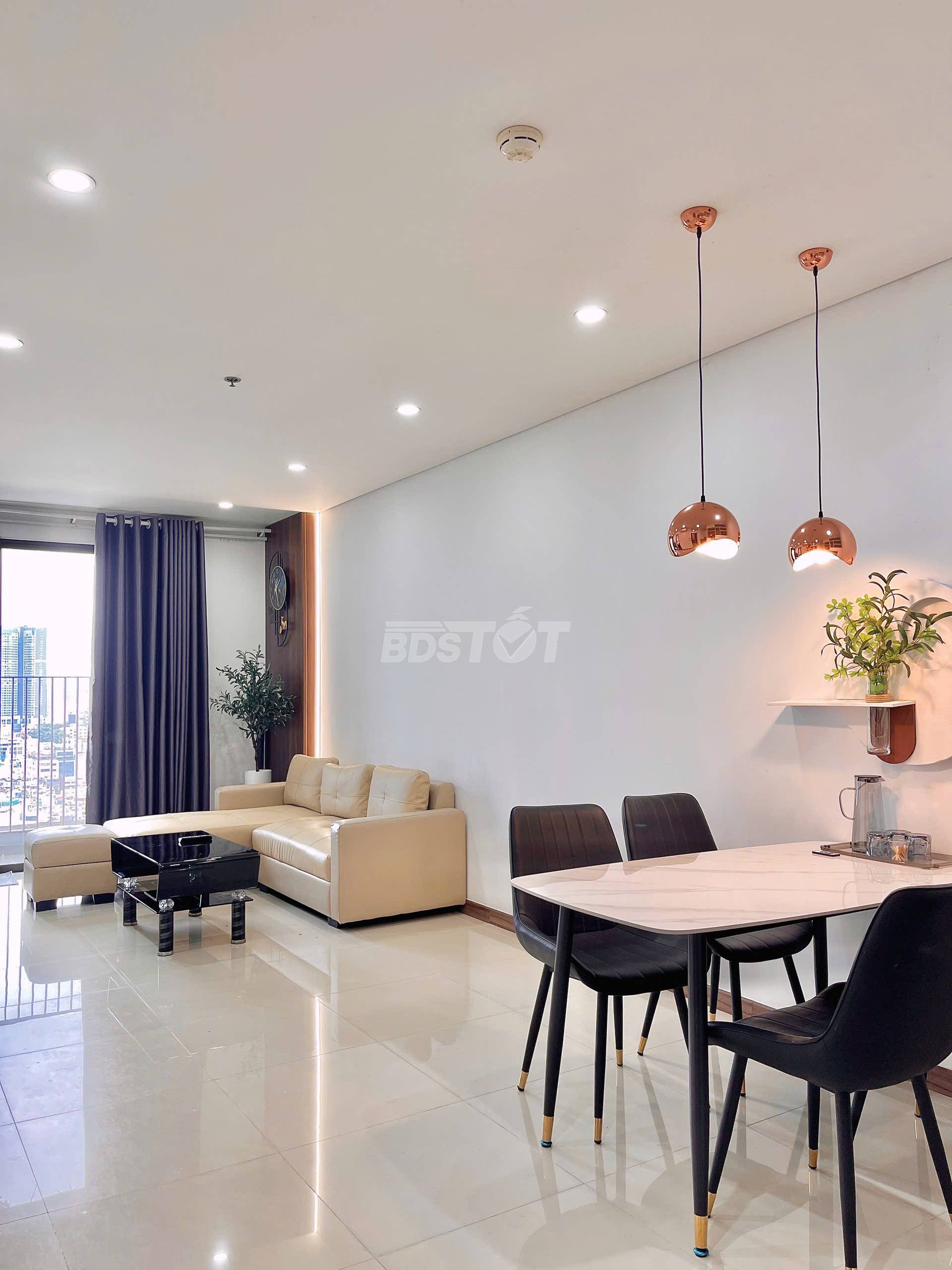 Phòng khách của căn hộ chung cư 2 phòng ngủ, 86m2, nội thất đầy đủ cho thuê tại Hà Đô Centrosa Garden