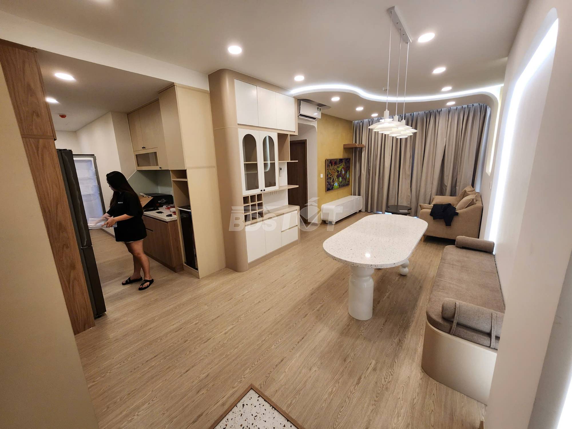Không gian sinh hoạt chung của căn hộ chung cư 2 phòng ngủ, 85m2, nội thất đầy đủ bán tại Celadon City