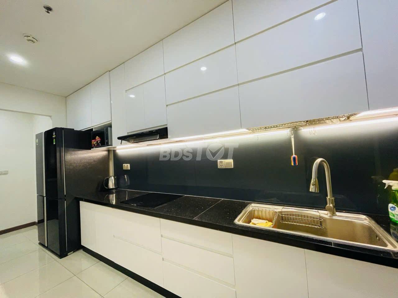 Khu bếp của căn hộ chung cư 1 phòng ngủ, 60m2, nội thất đầy đủ cho thuê tại Hà Đô Centrosa Garden
