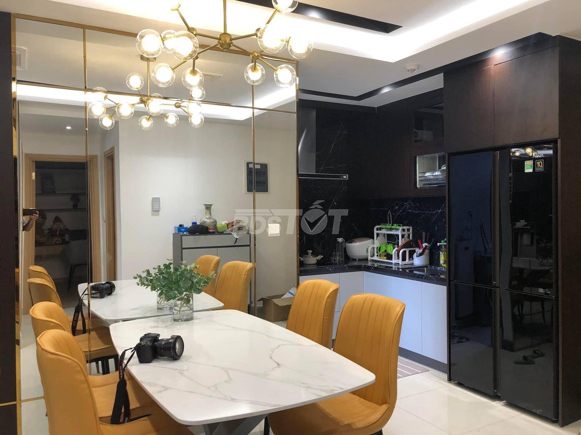 Khu bếp của căn hộ chung cư 2 phòng ngủ, 63m2, nội thất đầy đủ cho thuê tại Celadon City