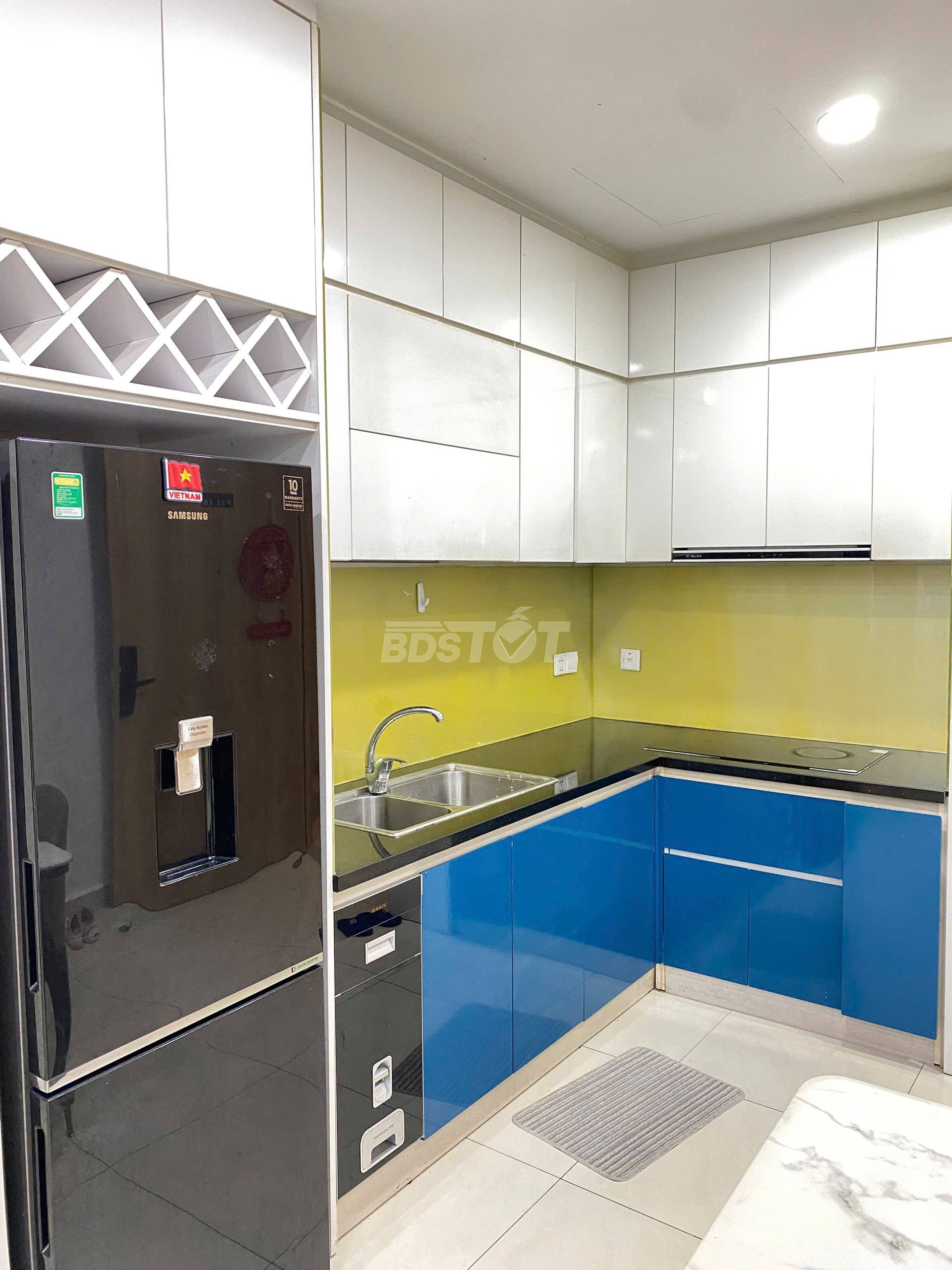 Khu bếp của căn hộ chung cư 2 phòng ngủ, 71m2, nội thất đầy đủ cho thuê tại Celadon City