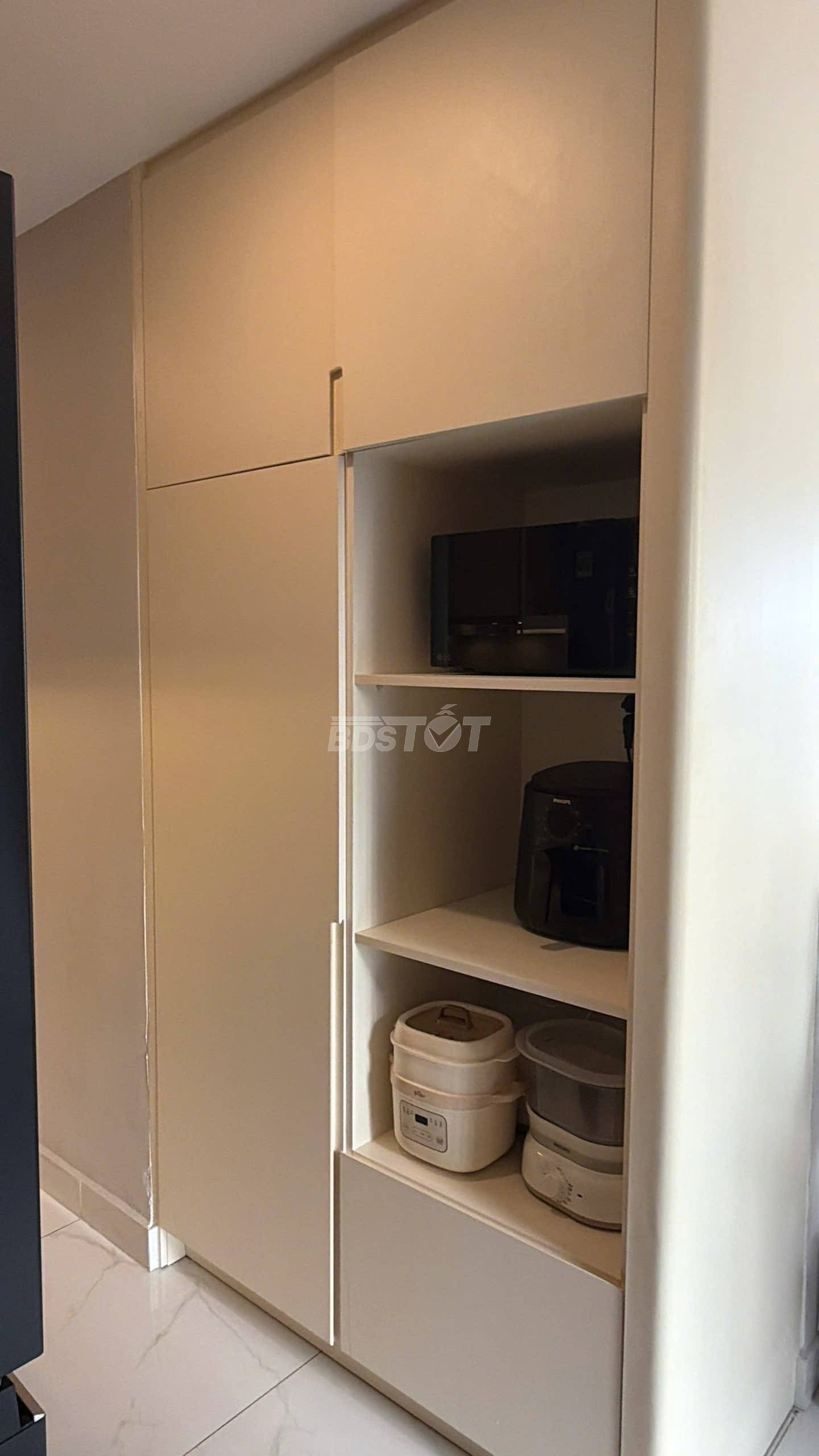 Khu bếp của căn hộ chung cư 2 phòng ngủ, 85m2, nội thất đầy đủ bán tại Celadon City