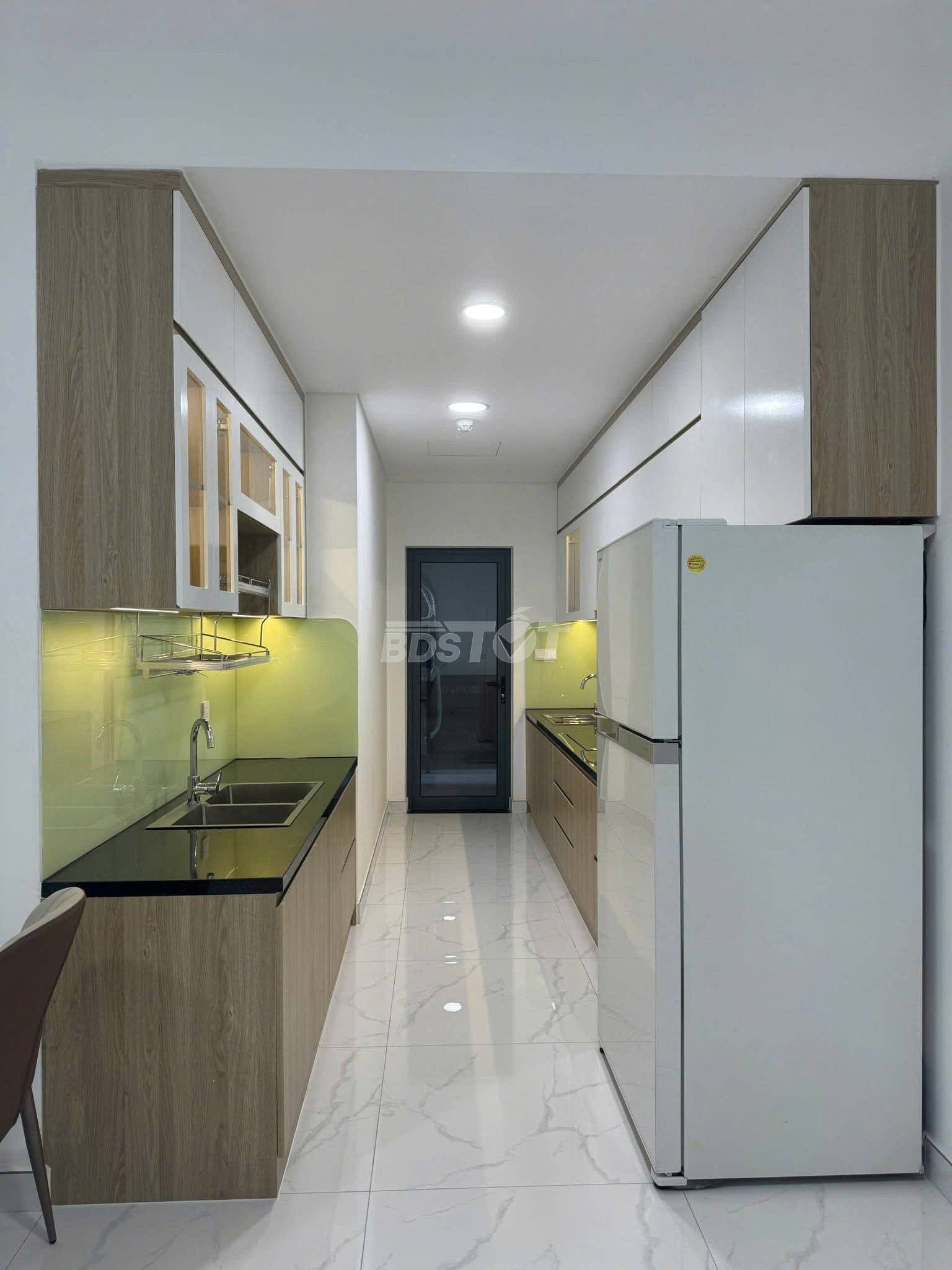 Khu bếp của căn hộ chung cư 2 phòng ngủ, 85m2, nội thất đầy đủ cho thuê tại Celadon City