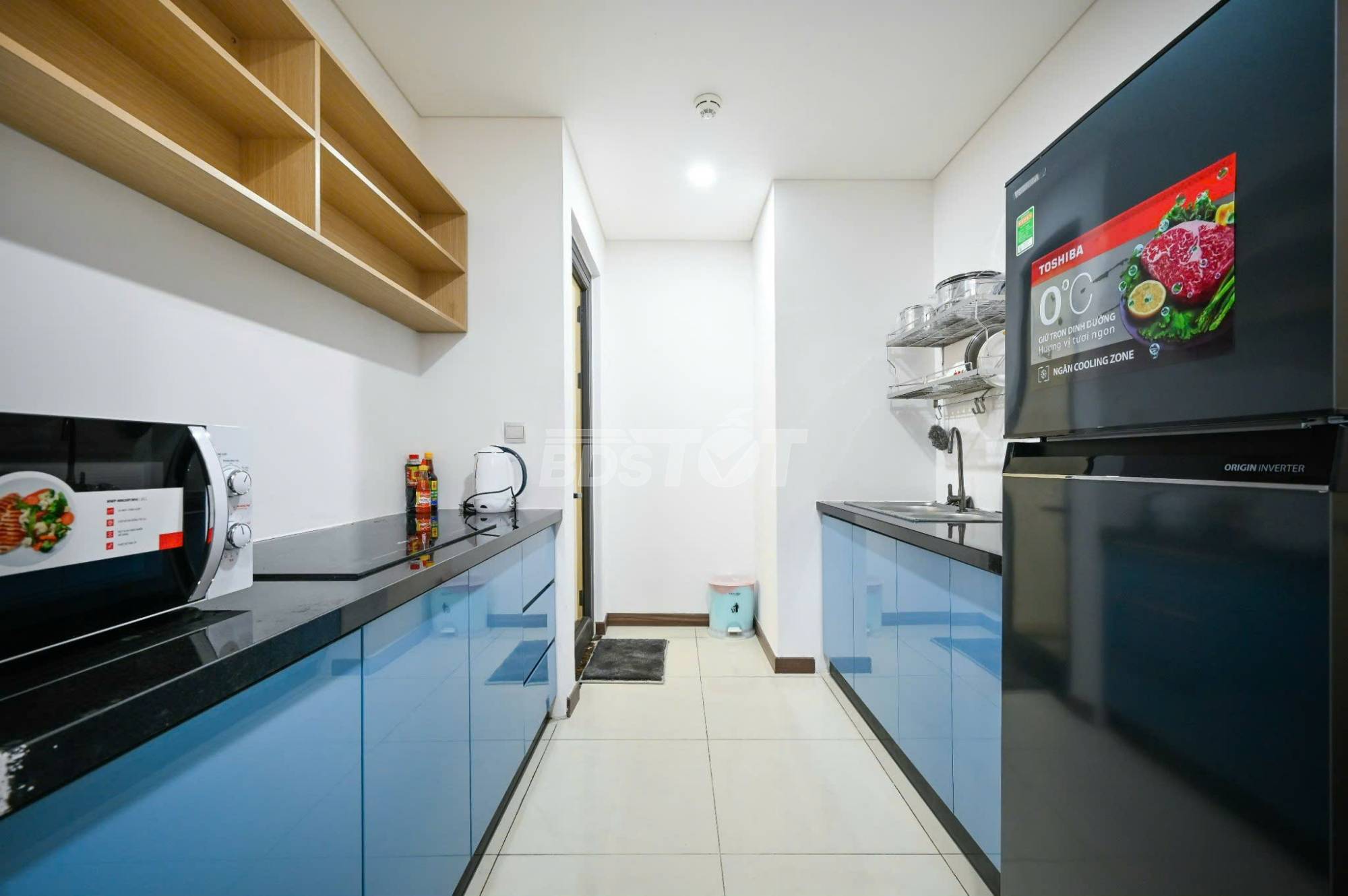 Khu bếp của căn hộ chung cư 2 phòng ngủ, 86m2, nội thất đầy đủ cho thuê tại Hà Đô Centrosa Garden