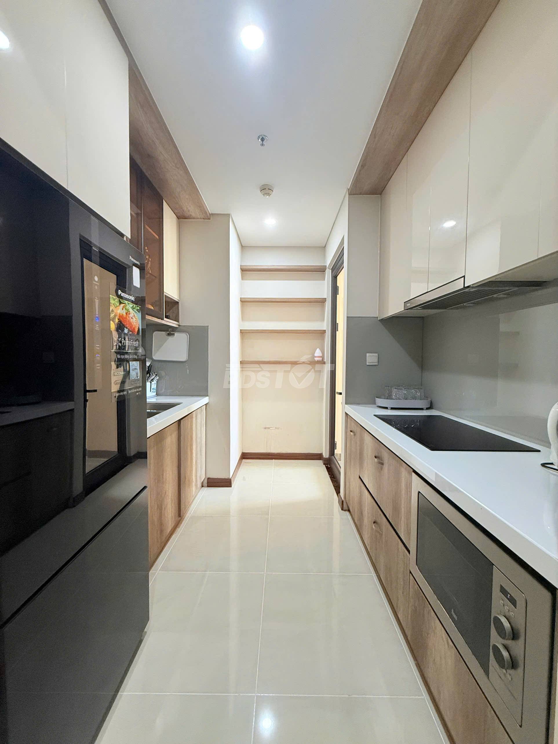 Khu bếp của căn hộ chung cư 2 phòng ngủ, 86m2, nội thất đầy đủ cho thuê tại Hà Đô Centrosa Garden