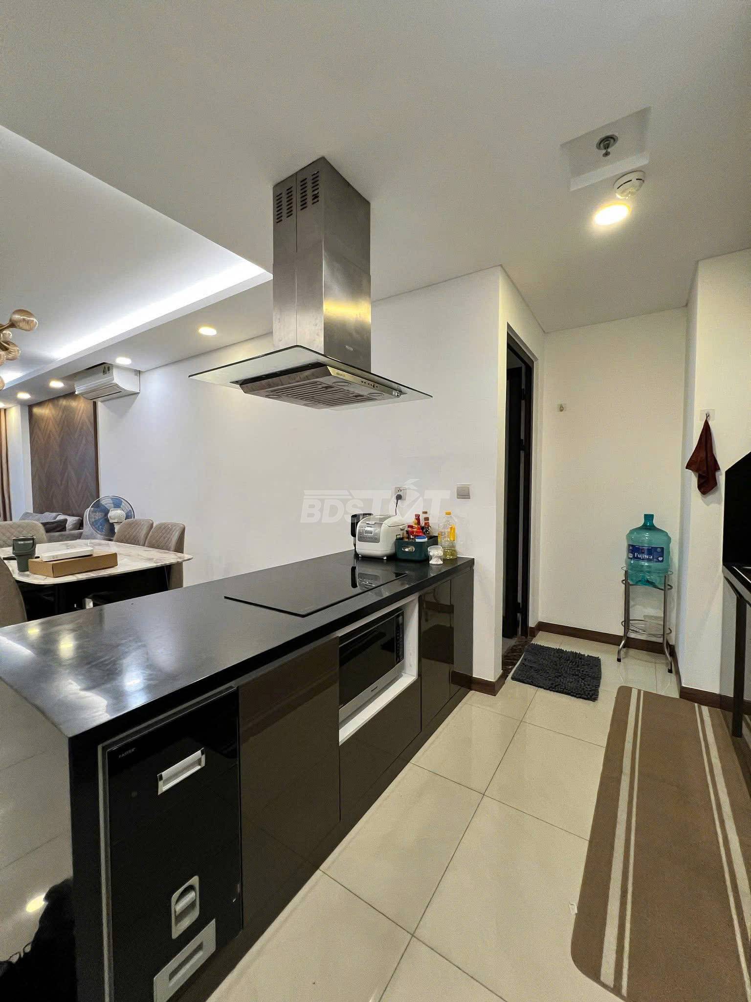 Khu bếp của căn hộ chung cư tại Chung cư cao tầng, Hà Đô Centrosa Garden