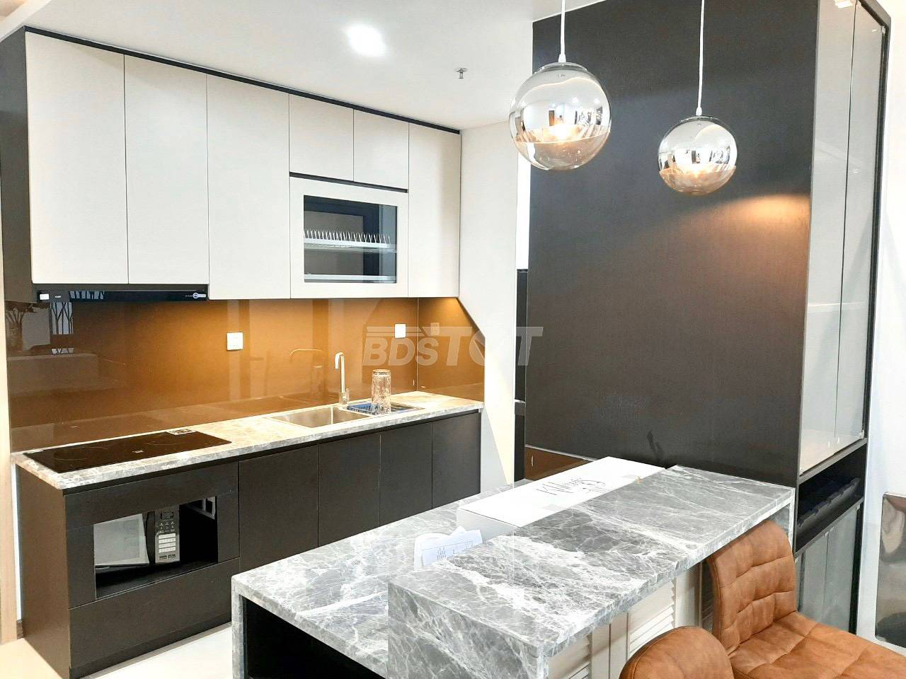 Khu bếp của căn hộ chung cư 1 phòng ngủ, 53m2, bán tại Richstar Residence