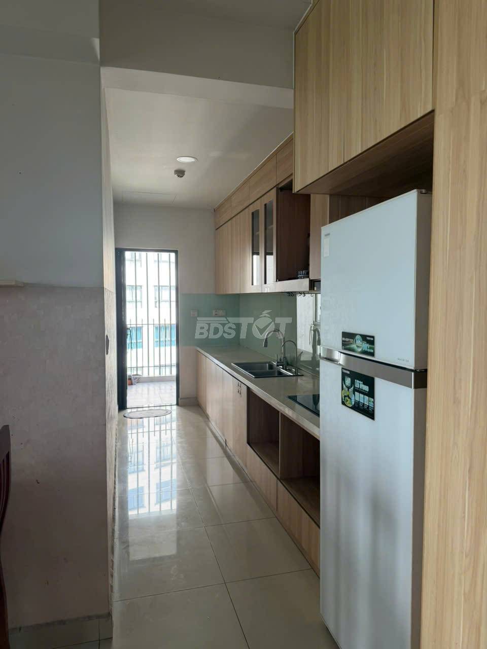 Khu bếp của căn hộ chung cư tại Emerald Precinct, Celadon City