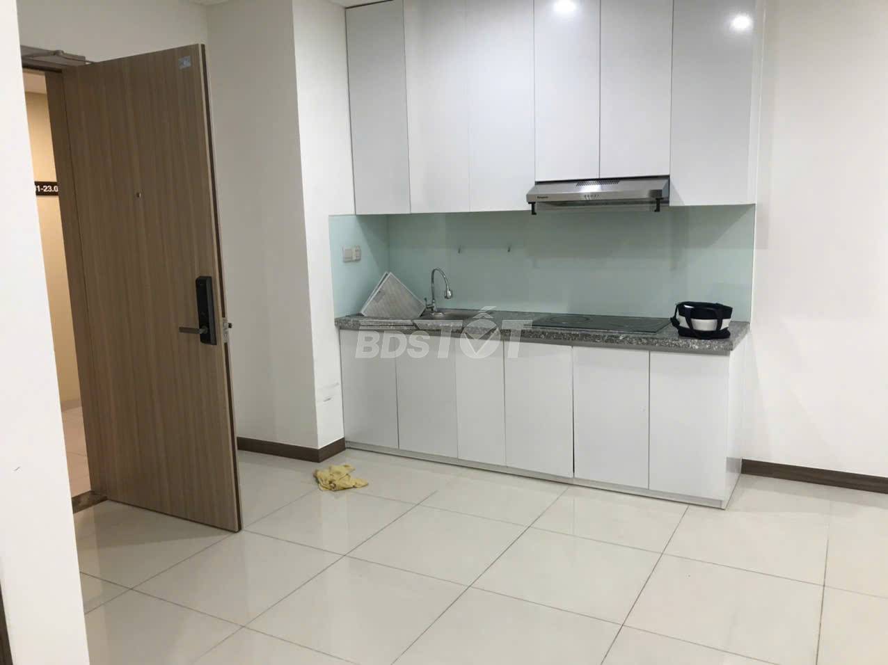Khu bếp của căn hộ chung cư 1 phòng ngủ, 60m2, nội thất cơ bản cho thuê tại Hà Đô Centrosa Garden