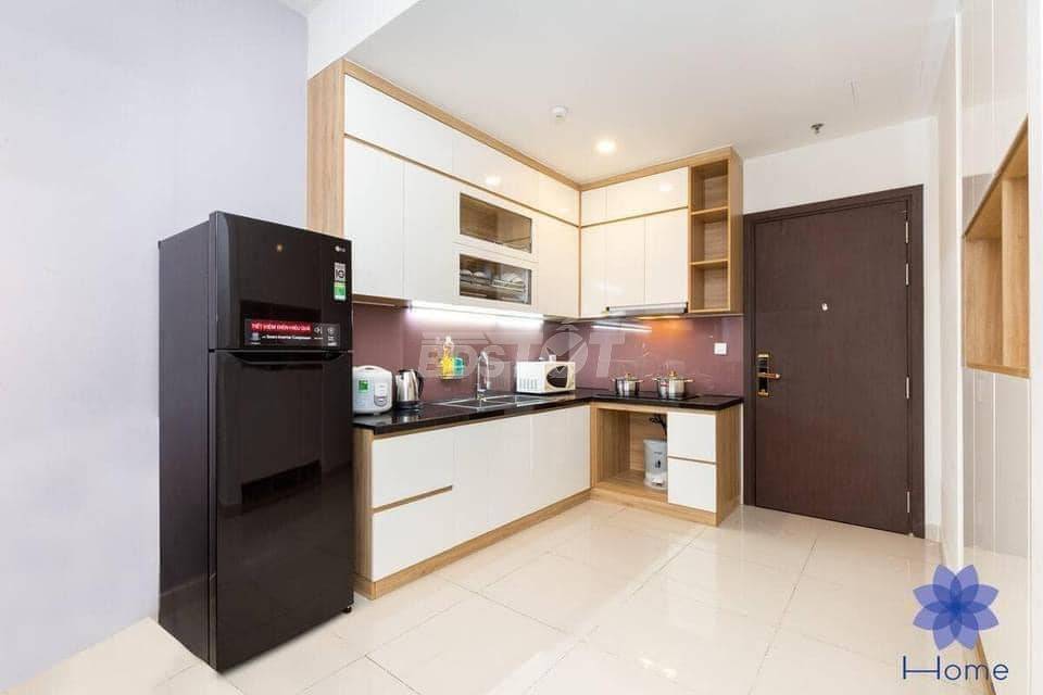 Khu bếp của căn hộ chung cư 2 phòng ngủ, 53m2, nội thất đầy đủ cho thuê tại Richstar Residence