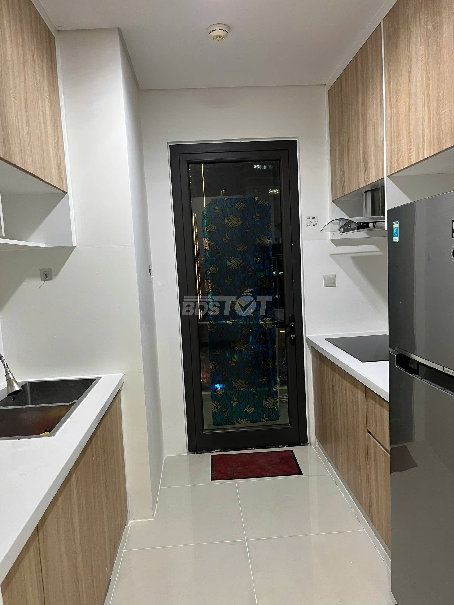Khu bếp của căn hộ chung cư 2 phòng ngủ, 86m2, nội thất đầy đủ cho thuê tại Hà Đô Centrosa Garden