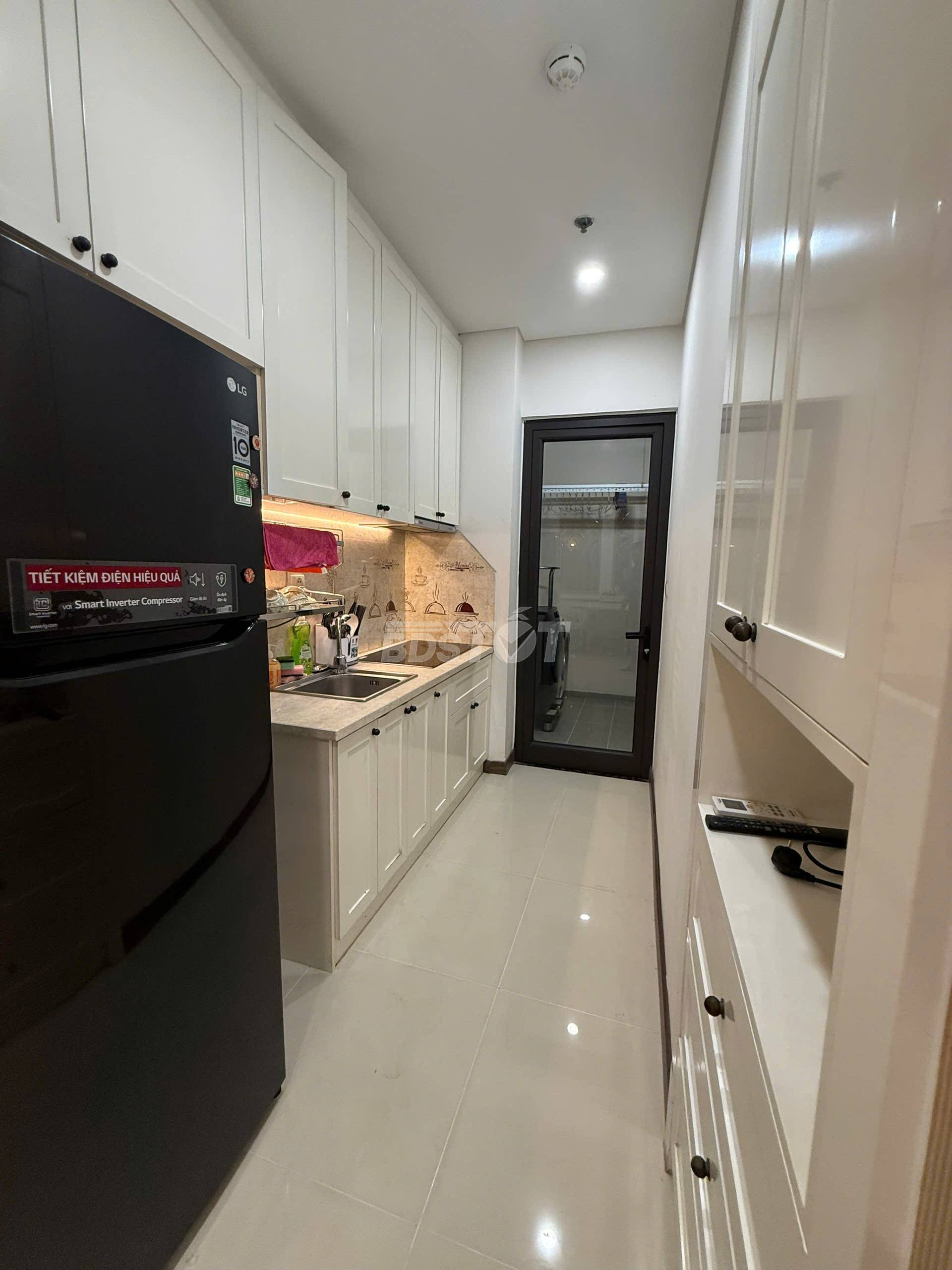 Khu bếp của căn hộ chung cư 2 phòng ngủ, 86m2, nội thất đầy đủ cho thuê tại Hà Đô Centrosa Garden