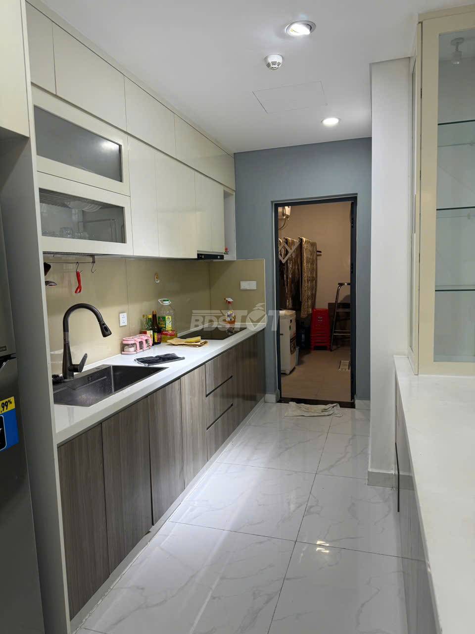 Khu bếp của căn hộ chung cư 3 phòng ngủ, 106m2, nội thất đầy đủ cho thuê tại Celadon City