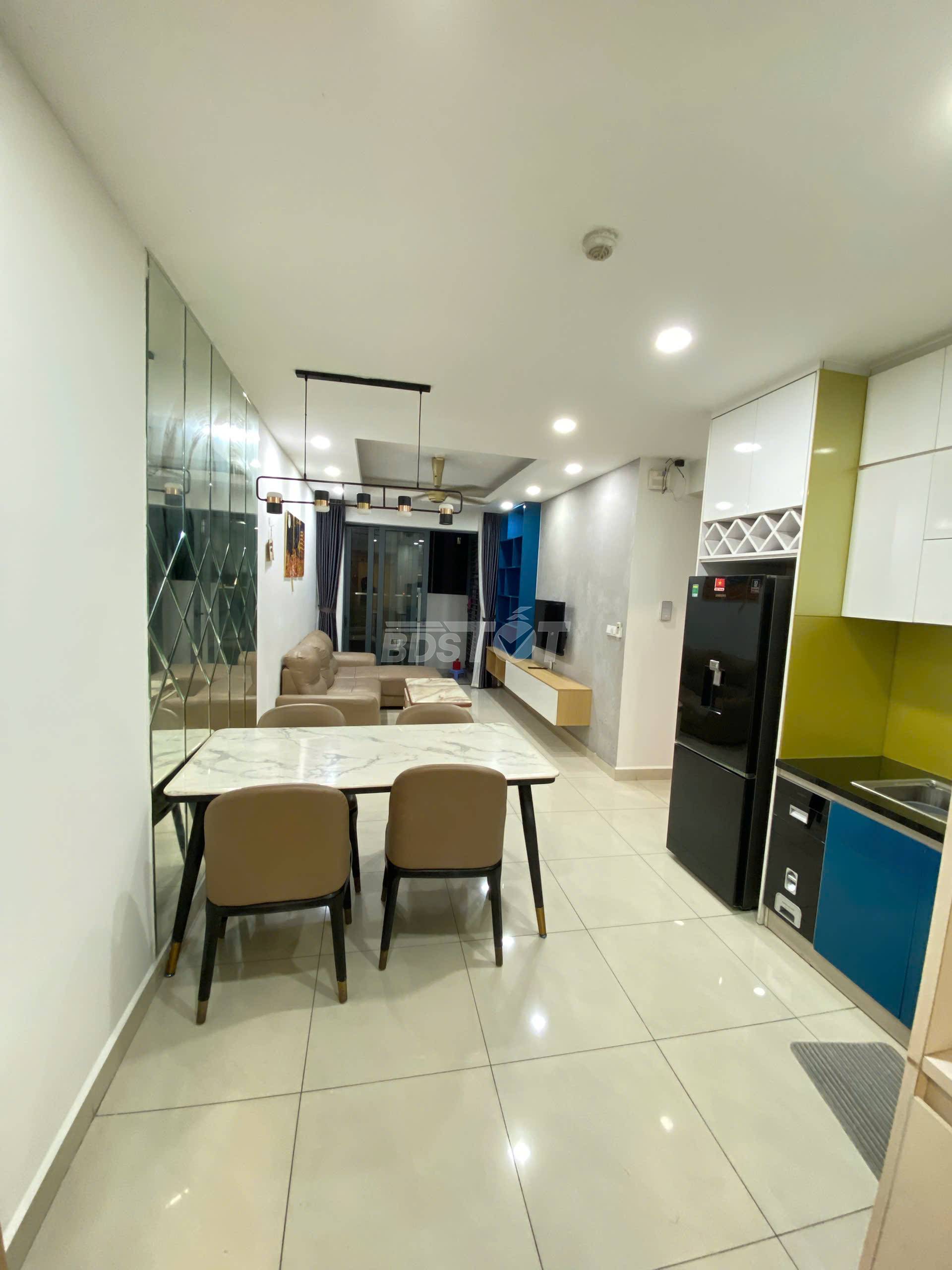 Khu vực bàn ăn của căn hộ chung cư 2 phòng ngủ, 71m2, nội thất đầy đủ cho thuê tại Celadon City