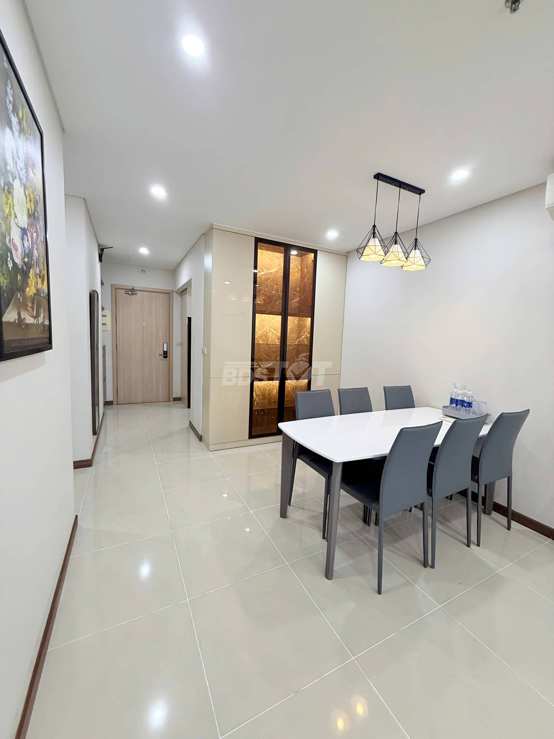Khu vực bàn ăn của căn hộ chung cư 2 phòng ngủ, 86m2, nội thất đầy đủ cho thuê tại Hà Đô Centrosa Garden
