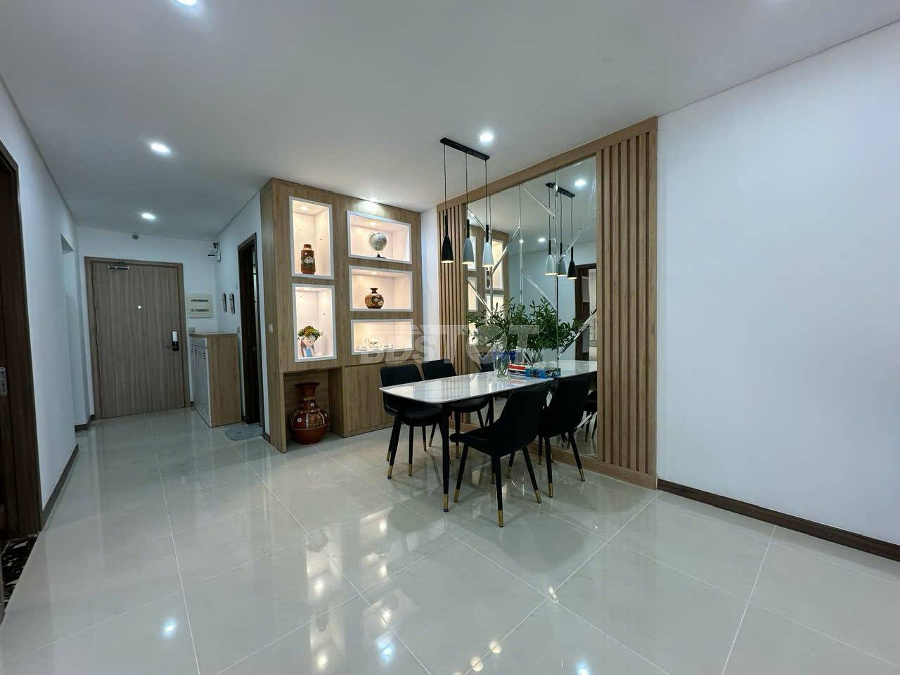 Khu vực bàn ăn của căn hộ chung cư tại Chung cư cao tầng, Hà Đô Centrosa Garden