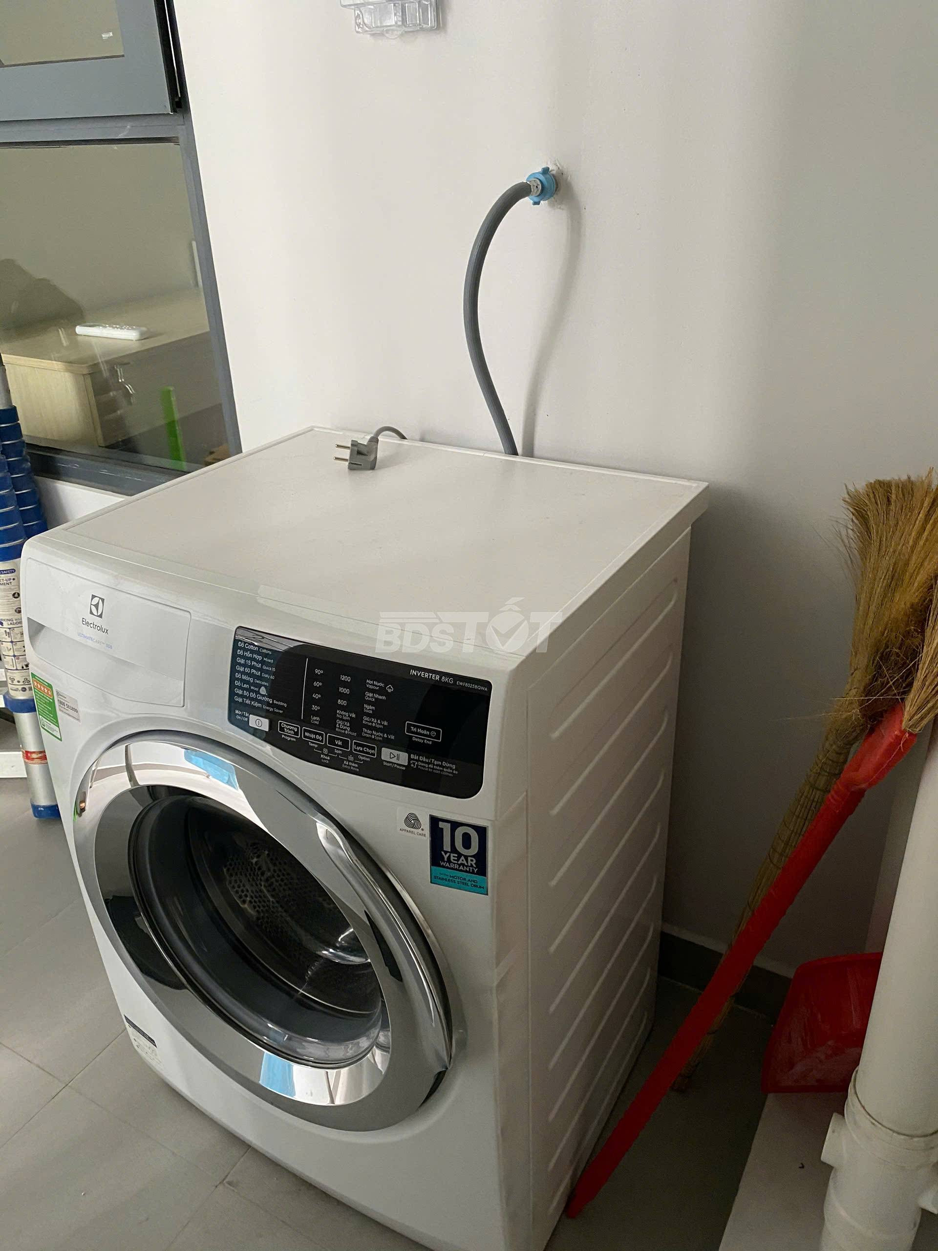 Lô gia của căn hộ chung cư 2 phòng ngủ, 71m2, nội thất đầy đủ cho thuê tại Celadon City