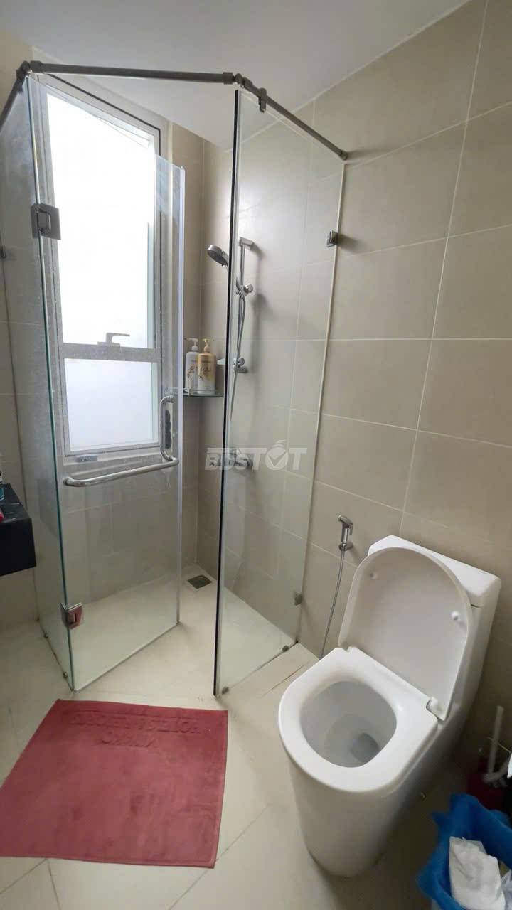 Nhà vệ sinh của căn hộ chung cư 3 phòng ngủ, 84m2, nội thất đầy đủ cho thuê tại Richstar Residence