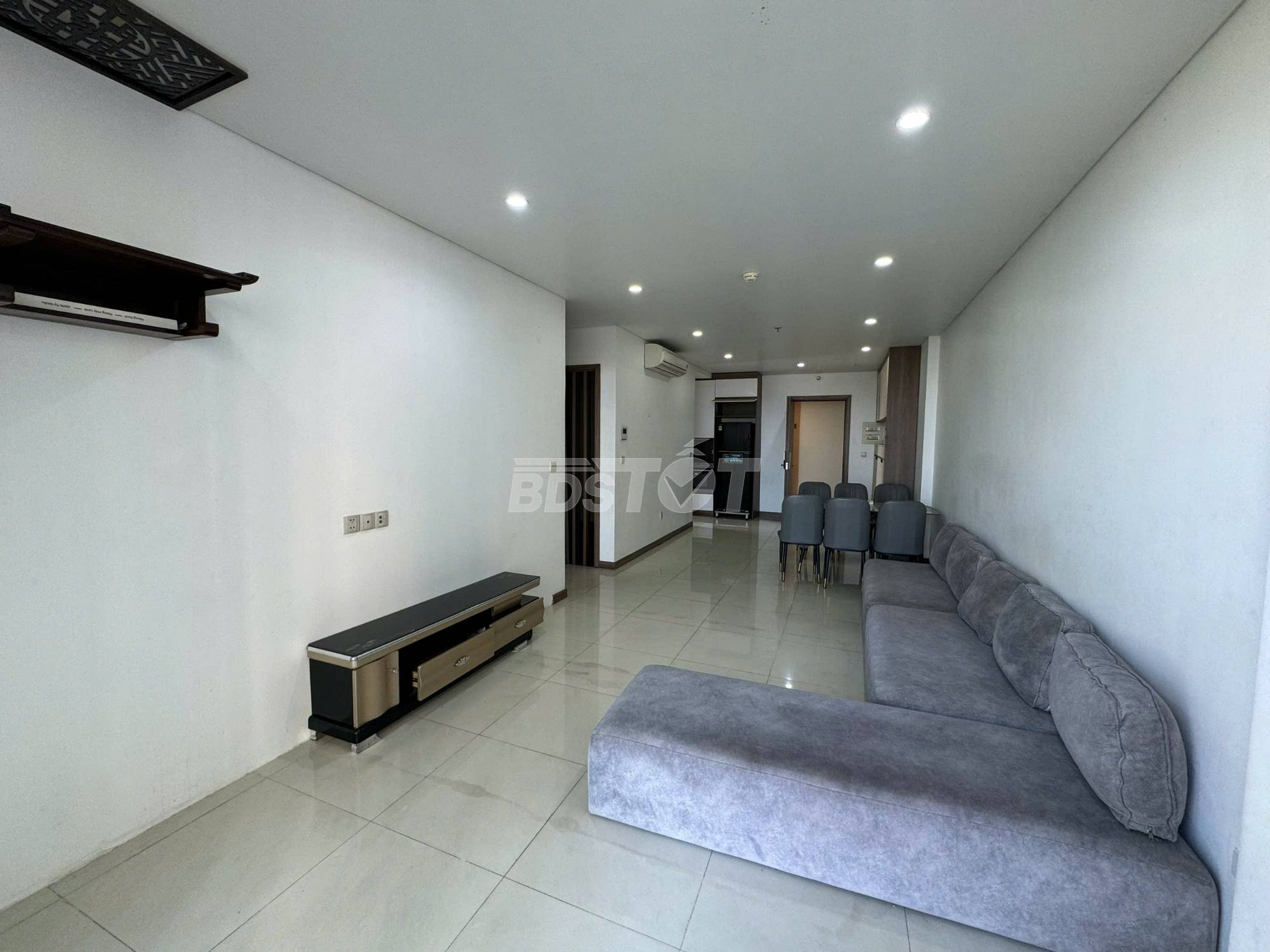 Phòng khách của căn hộ chung cư 2 phòng ngủ, 107m2, nội thất đầy đủ cho thuê tại Hà Đô Centrosa Garden