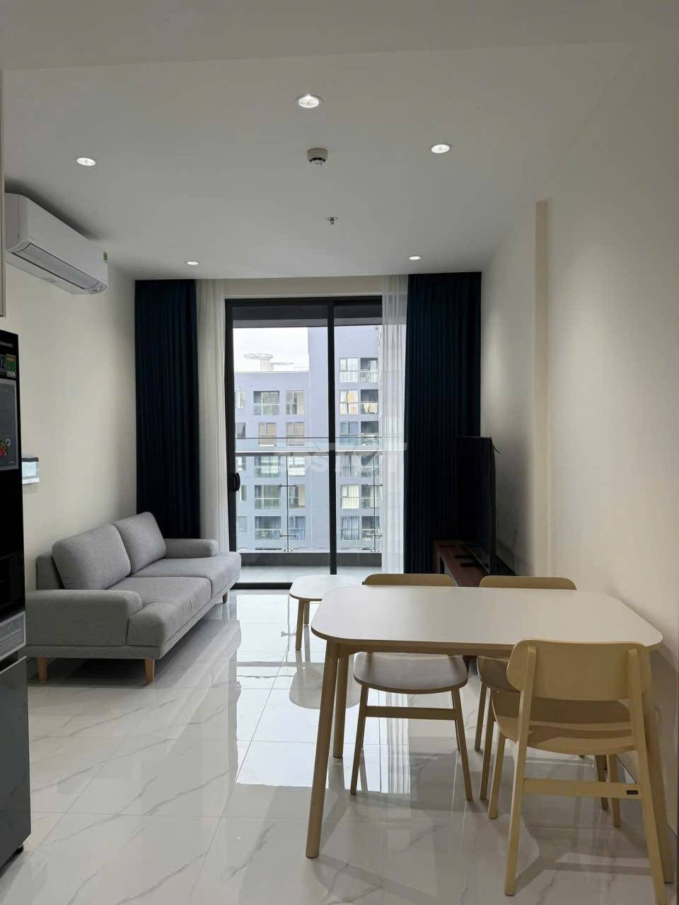 Phòng khách của căn hộ chung cư 2 phòng ngủ, 60m2, nội thất đầy đủ cho thuê tại Celadon City