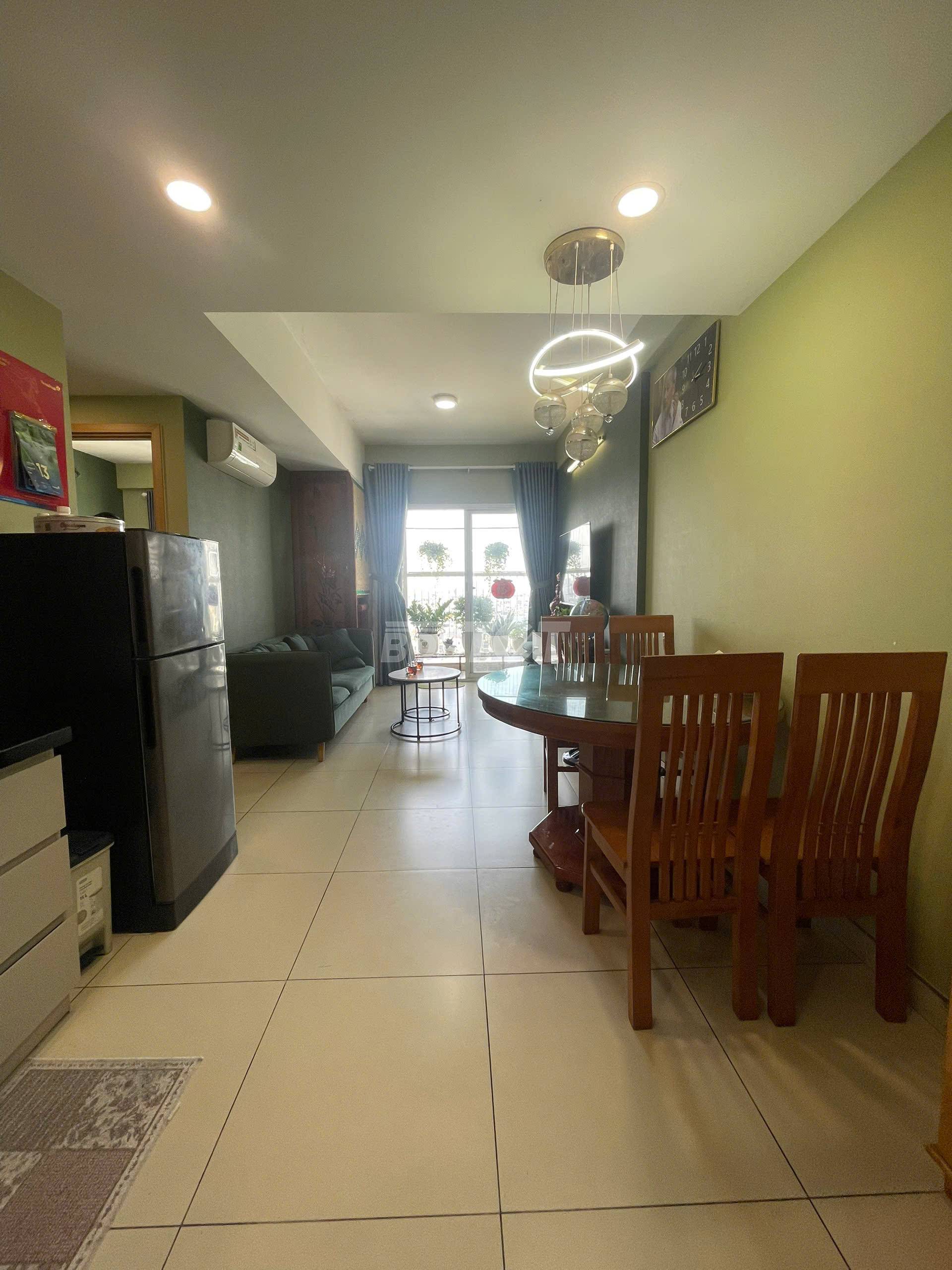 Phòng khách của căn hộ chung cư 2 phòng ngủ, 66m2, bán tại Carillon 7