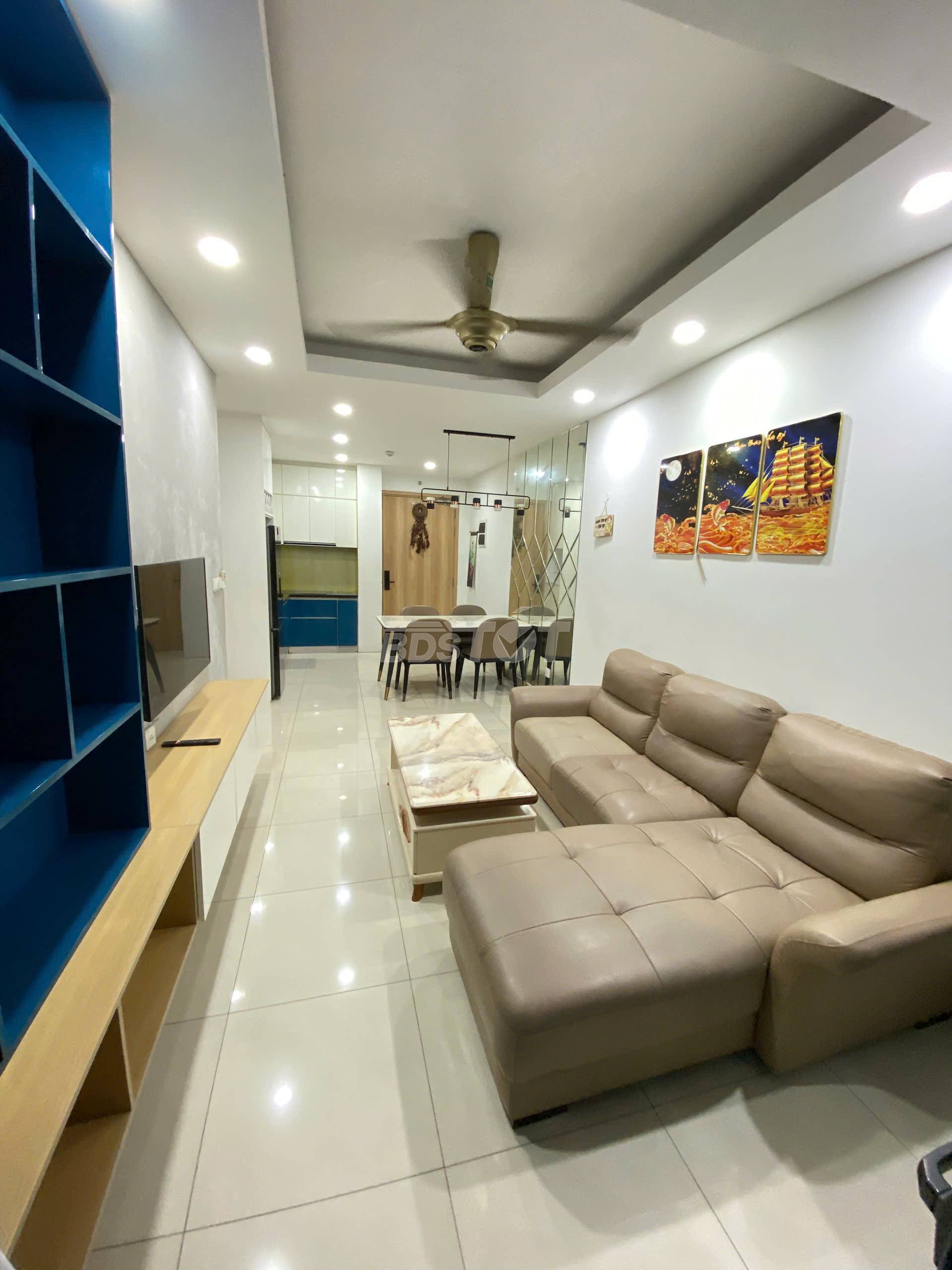 Phòng khách của căn hộ chung cư 2 phòng ngủ, 71m2, nội thất đầy đủ cho thuê tại Celadon City