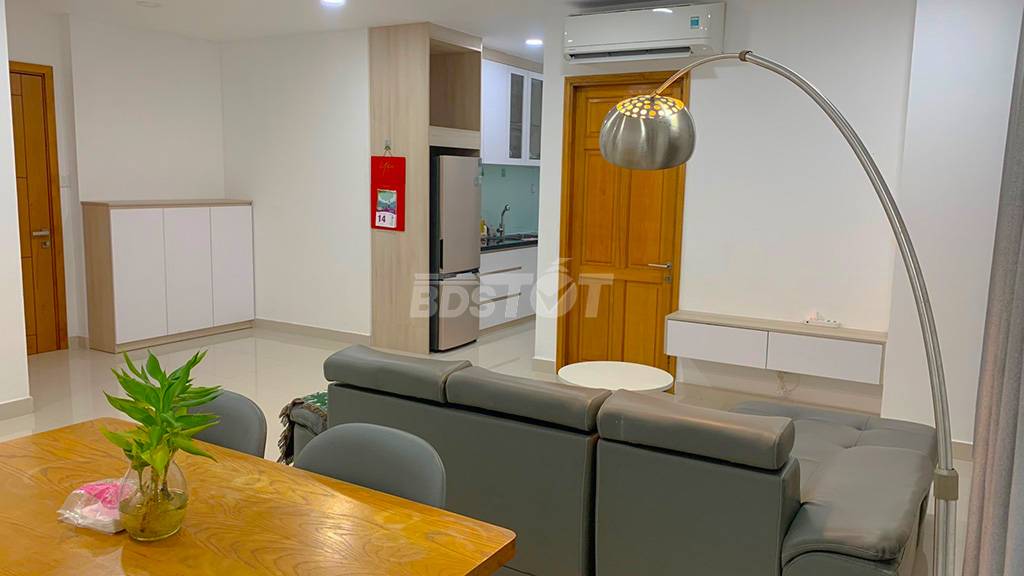 Phòng khách của căn hộ chung cư 2 phòng ngủ, 82m2, nội thất đầy đủ bán tại Valeo Đầm Sen