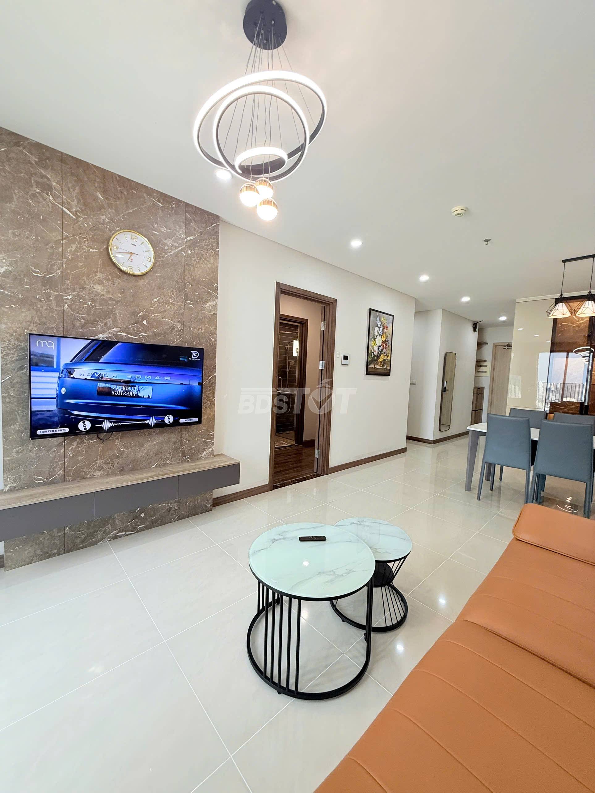 Phòng khách của căn hộ chung cư 2 phòng ngủ, 86m2, nội thất đầy đủ cho thuê tại Hà Đô Centrosa Garden