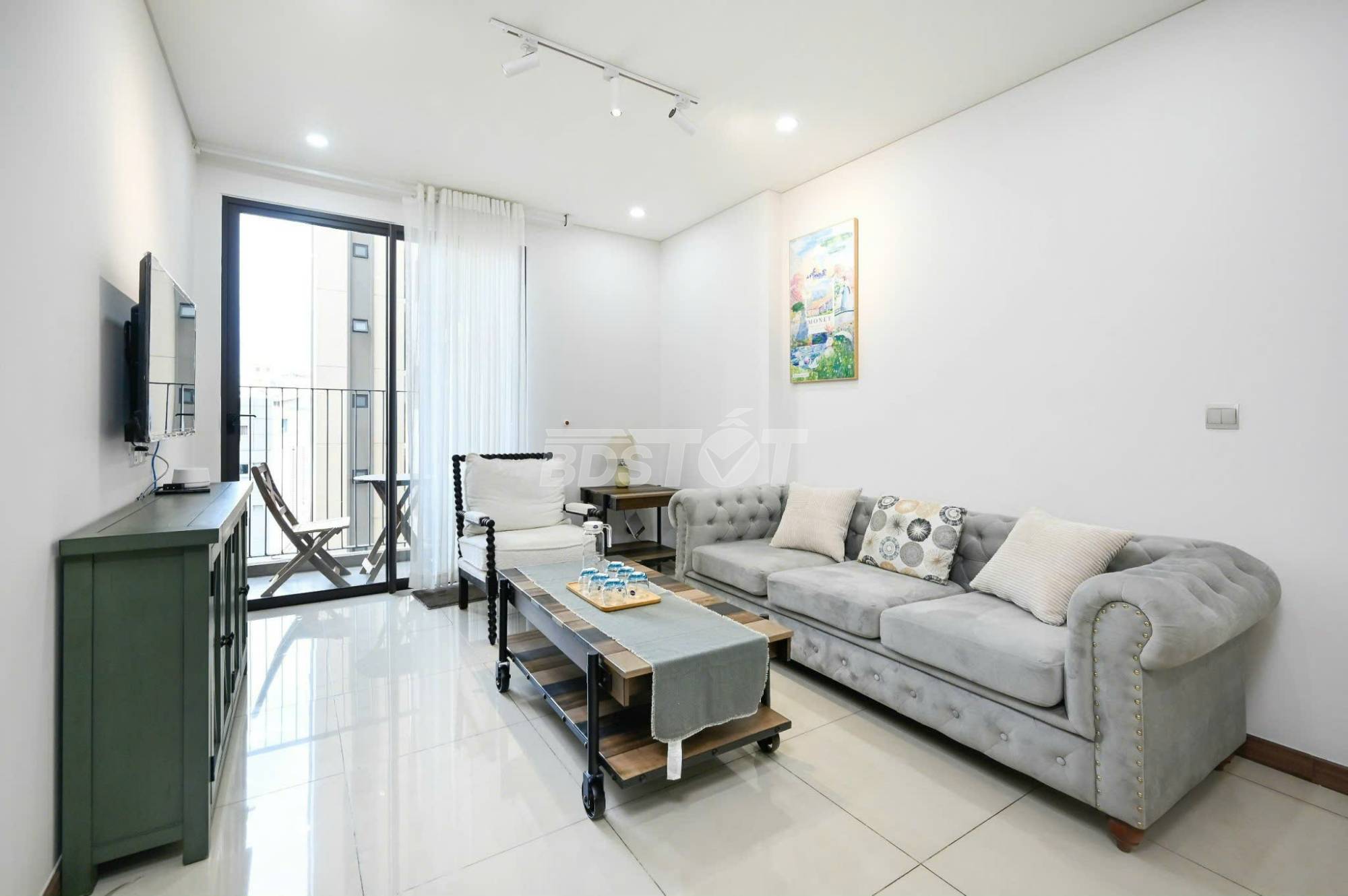 Phòng khách của căn hộ chung cư 2 phòng ngủ, 86m2, nội thất đầy đủ cho thuê tại Hà Đô Centrosa Garden