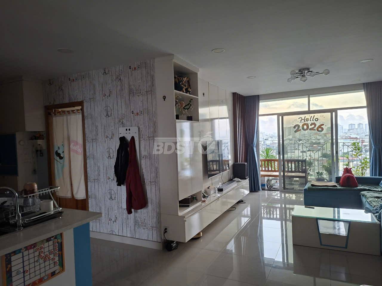 Phòng khách của căn hộ chung cư 2 phòng ngủ, 94m2, nội thất đầy đủ bán tại Valeo Đầm Sen