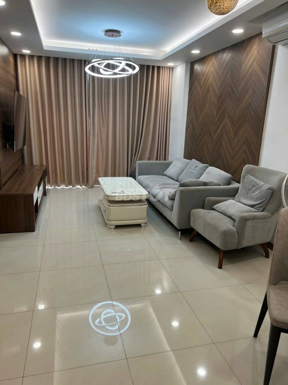 Phòng khách căn hộ Hado Centrosa 87m2 2pn đang bán