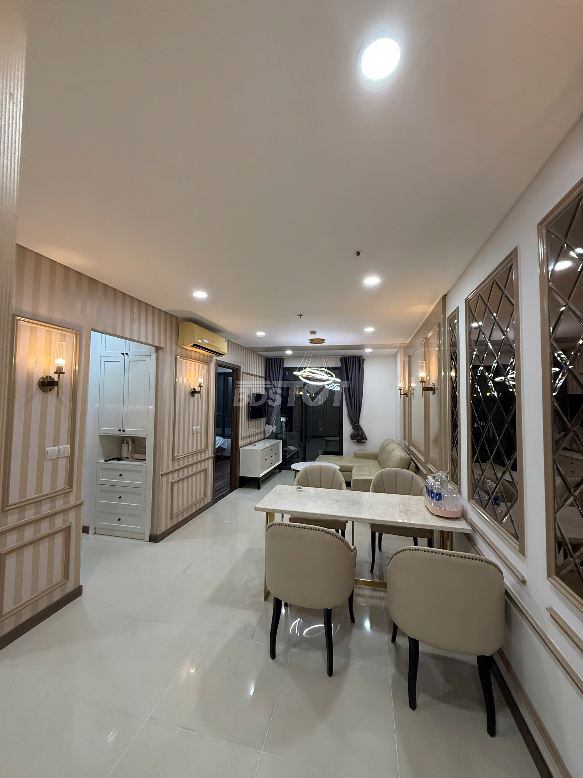 Phòng khách của căn hộ chung cư tại Chung cư cao tầng, Hà Đô Centrosa Garden