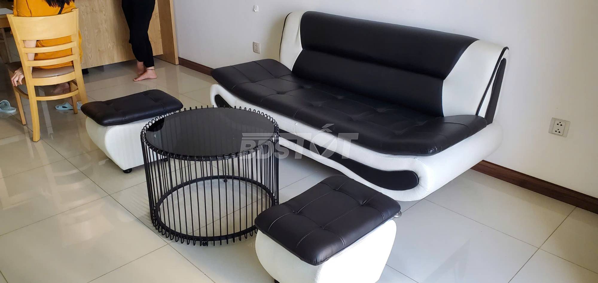 Phòng khách của căn hộ chung cư tại Chung cư cao tầng, Hà Đô Centrosa Garden