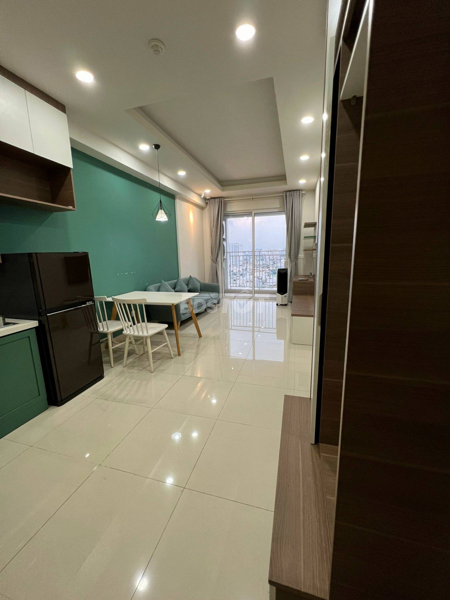Phòng khách của căn hộ chung cư 2 phòng ngủ, 65m2, nội thất đầy đủ cho thuê tại Richstar Residence