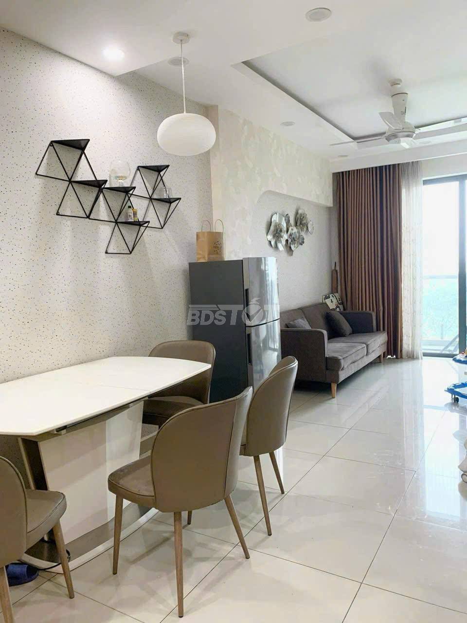 Phòng khách của căn hộ chung cư 2 phòng ngủ, 71m2, nội thất đầy đủ cho thuê tại Celadon City
