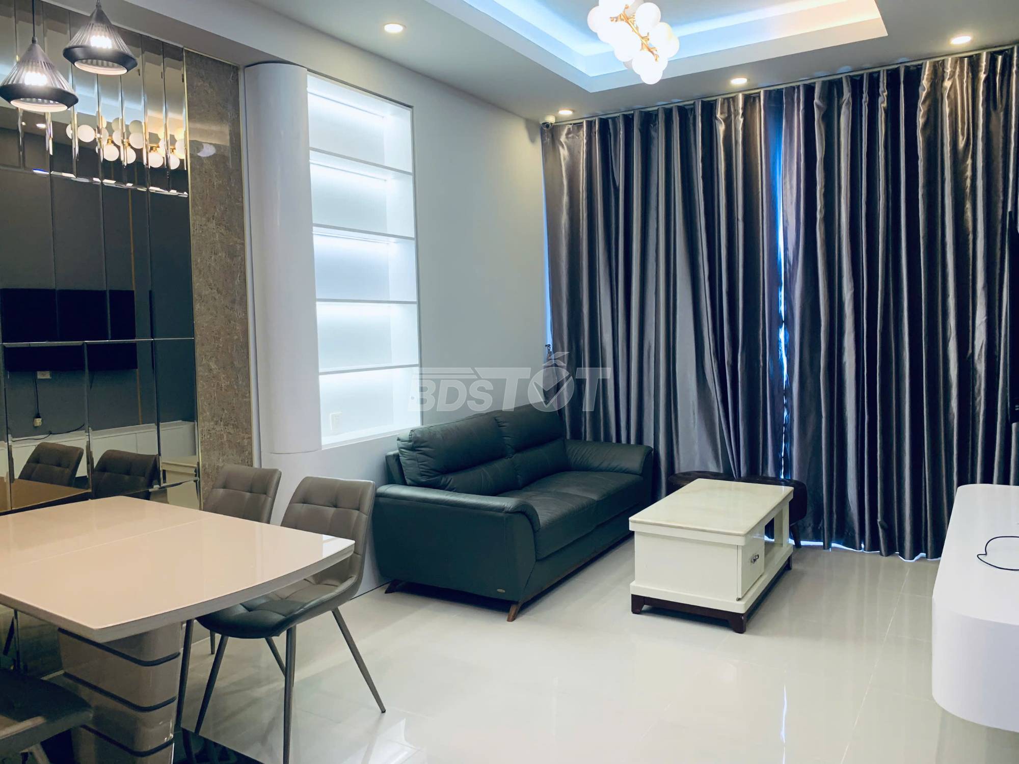 Phòng khách của căn hộ chung cư 3 phòng ngủ, 84m2, bán tại Richstar Residence