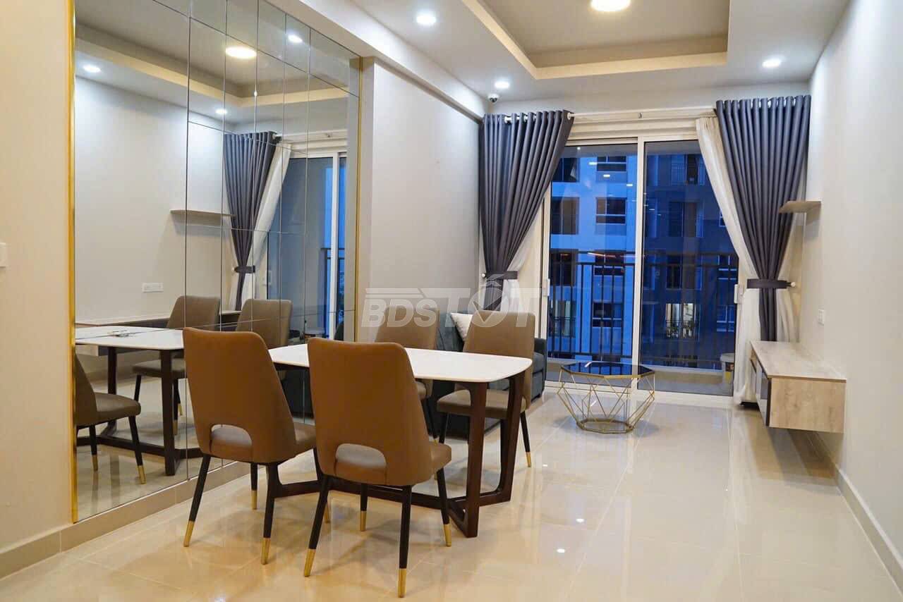 Phòng khách của căn hộ chung cư 2 phòng ngủ, 65m2, nội thất đầy đủ cho thuê tại Richstar Residence