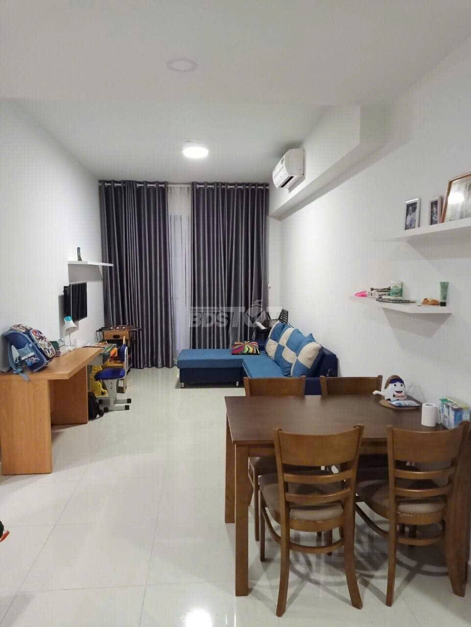 Phòng khách của căn hộ chung cư 2 phòng ngủ, 66m2, nội thất đầy đủ cho thuê tại Celadon City