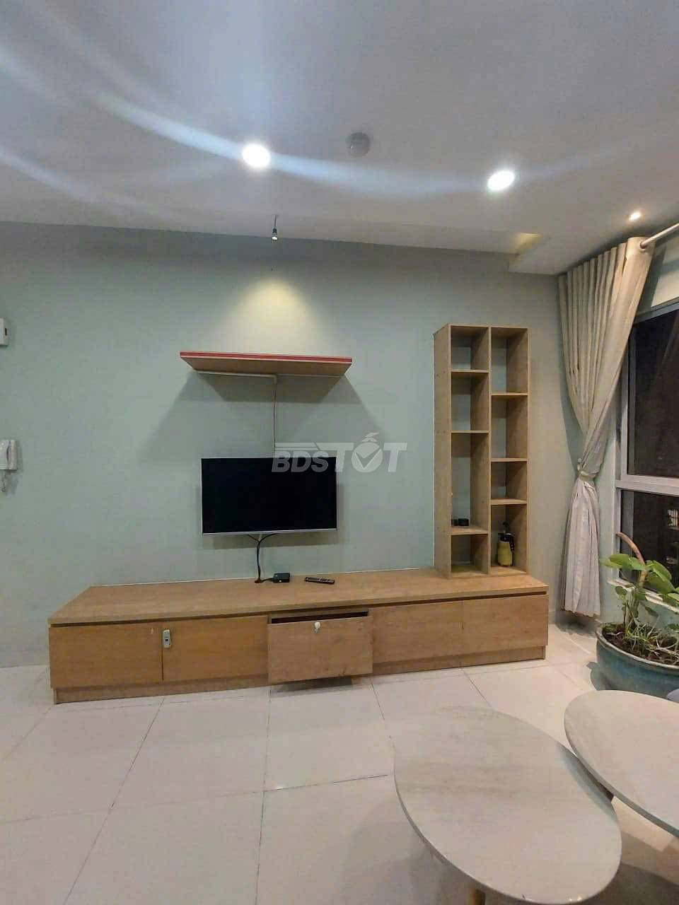 Phòng khách của căn hộ chung cư 2 phòng ngủ, 68m2, bán tại Celadon City