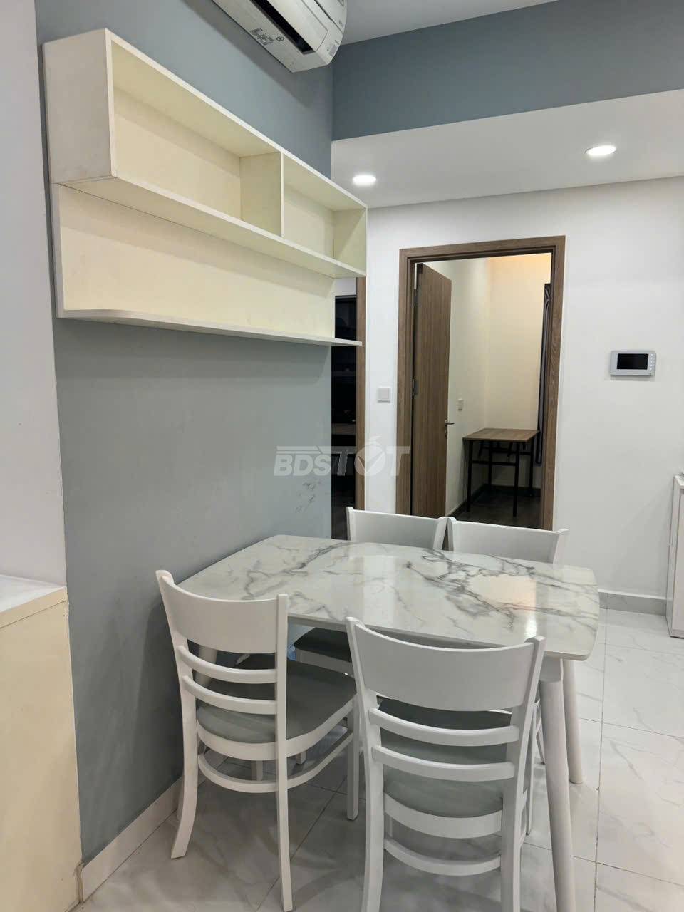 Phòng khách của căn hộ chung cư 3 phòng ngủ, 106m2, nội thất đầy đủ cho thuê tại Celadon City
