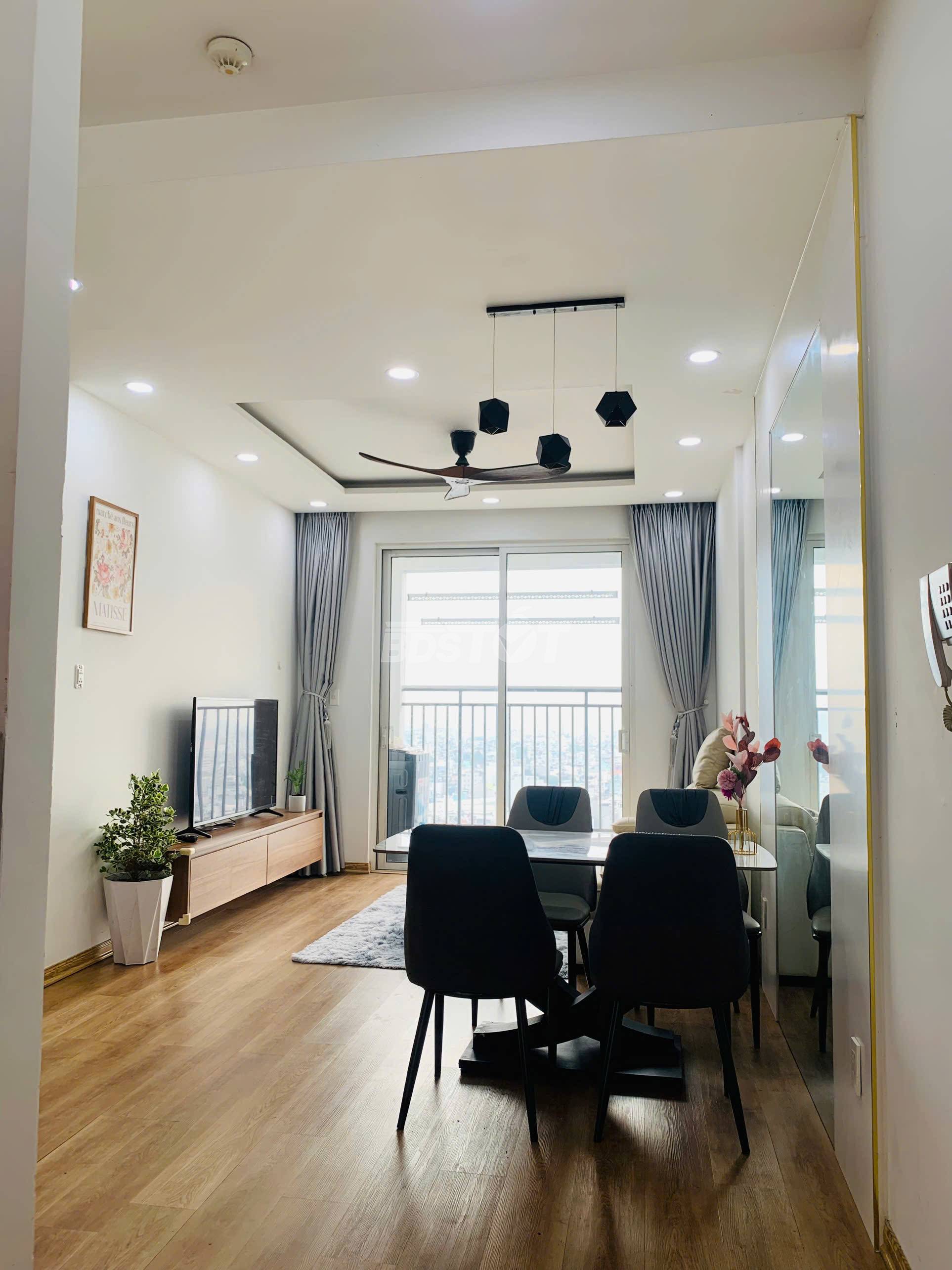 Phòng khách của căn hộ chung cư 3 phòng ngủ, 84m2, bán tại Richstar Residence