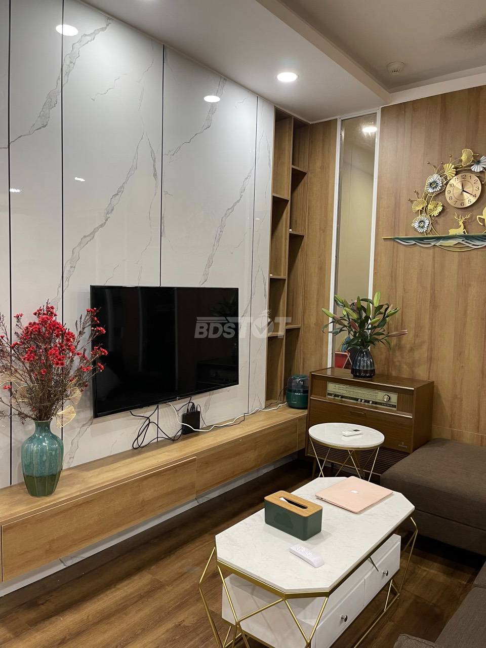 Phòng khách của căn hộ chung cư 3 phòng ngủ, 84m2, bán tại Richstar Residence