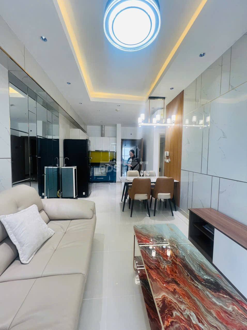 Phòng khách của căn hộ chung cư 2 phòng ngủ, 65m2, nội thất đầy đủ cho thuê tại Richstar Residence