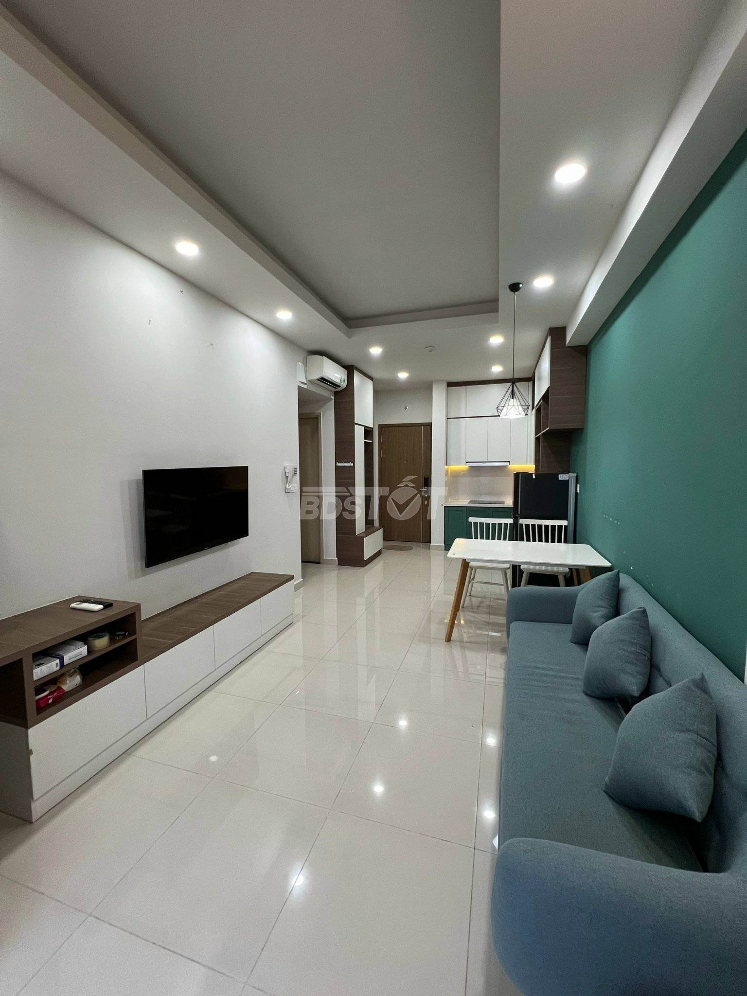 Phòng khách của căn hộ chung cư 2 phòng ngủ, 65m2, nội thất đầy đủ cho thuê tại Richstar Residence