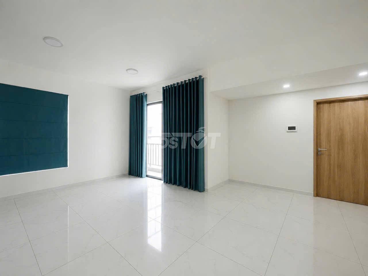 Phòng khách của căn hộ chung cư 3 phòng ngủ, 106m2, nội thất cơ bản cho thuê tại Celadon City