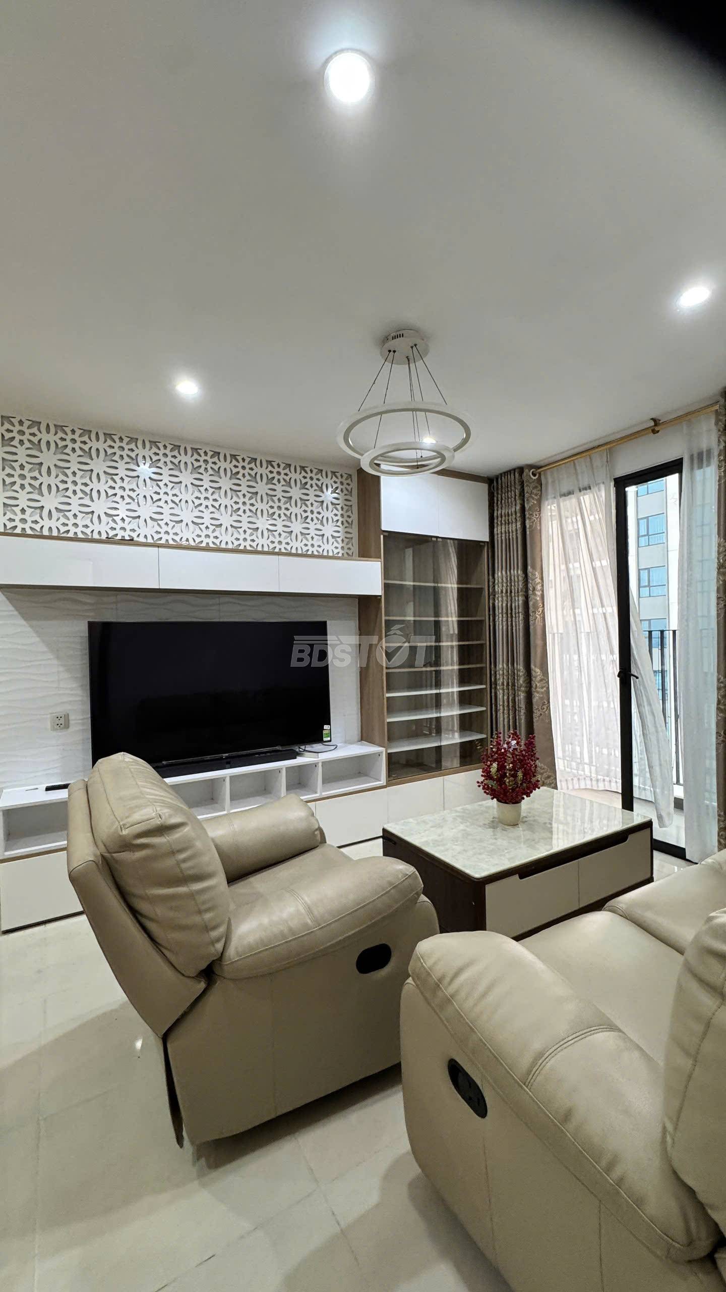 Phòng khách của căn hộ chung cư 3 phòng ngủ, 107m2, nội thất đầy đủ cho thuê tại Hà Đô Centrosa Garden
