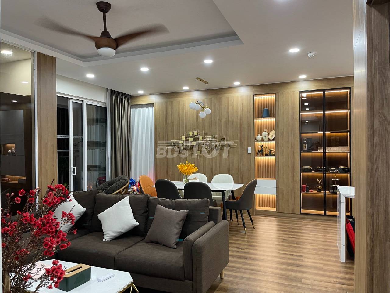 Phòng khách của căn hộ chung cư 3 phòng ngủ, 84m2, bán tại Richstar Residence