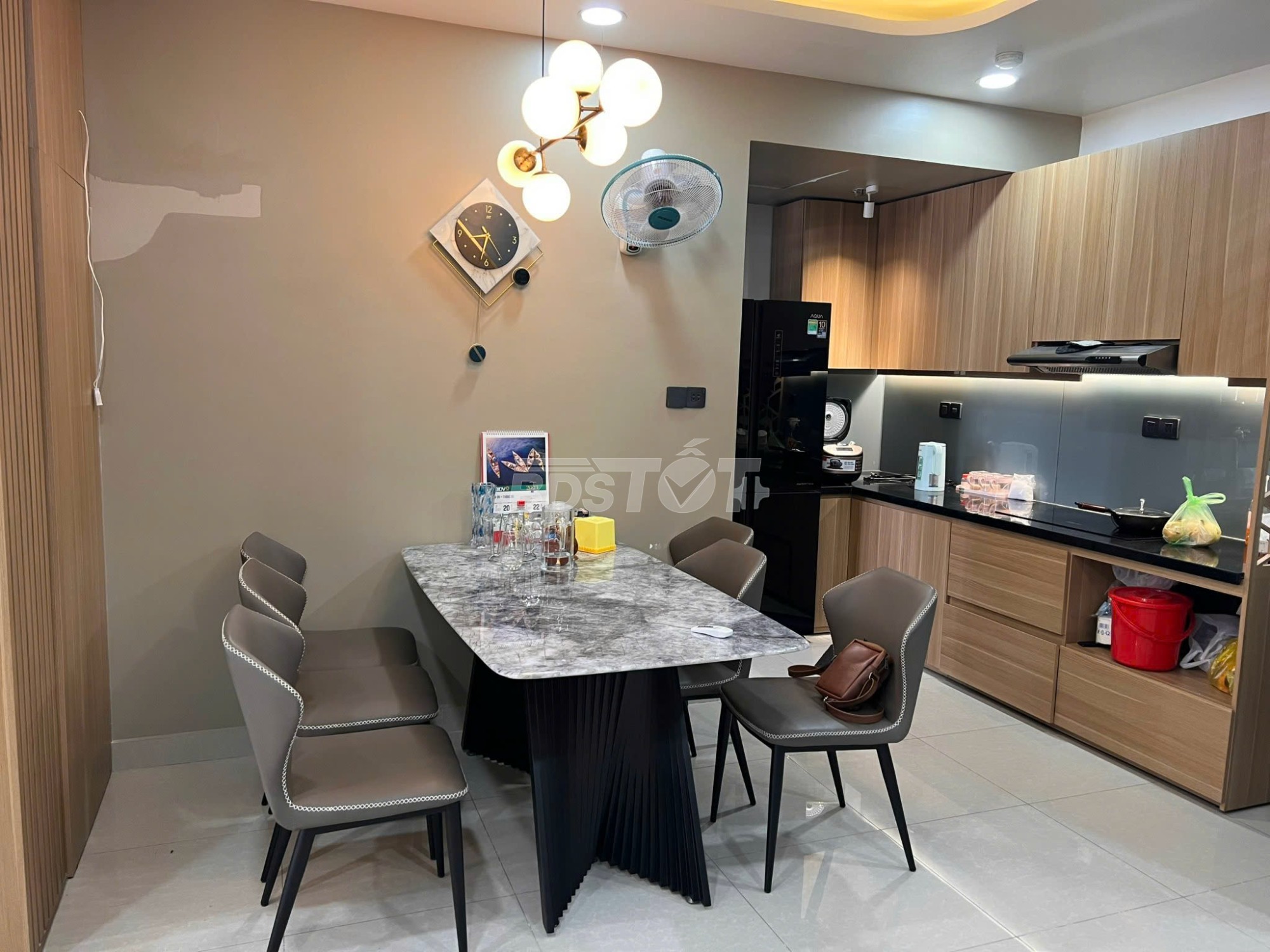 Cho Thuê Căn Hộ 2PN2WC Chung Cư Ruby Celadon 11.5 Triệu Full Nội Thất - Tầng Cao