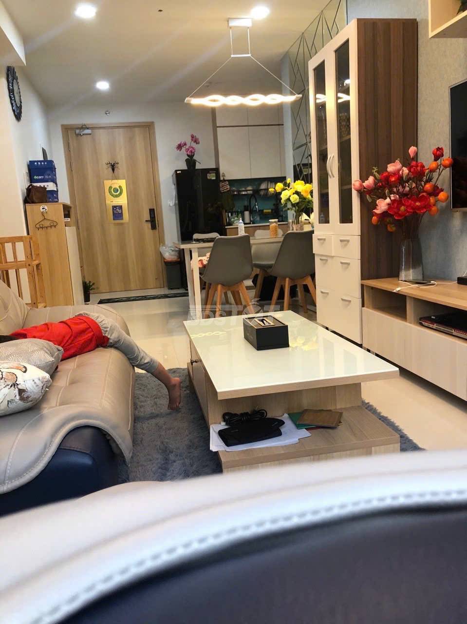 Phòng khách của căn hộ chung cư 2 phòng ngủ, 63m2, bán tại Celadon City